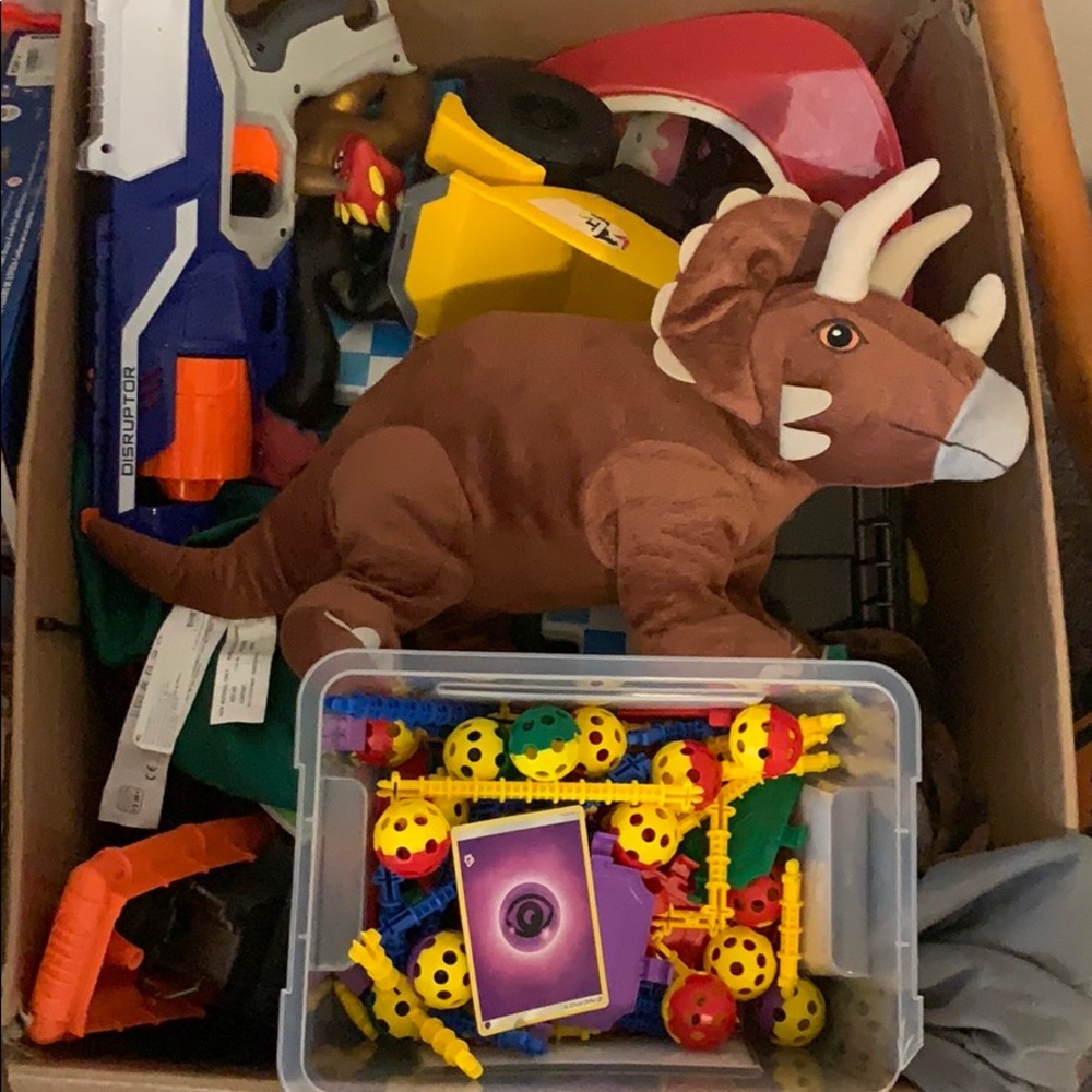 Kids mix toy lot